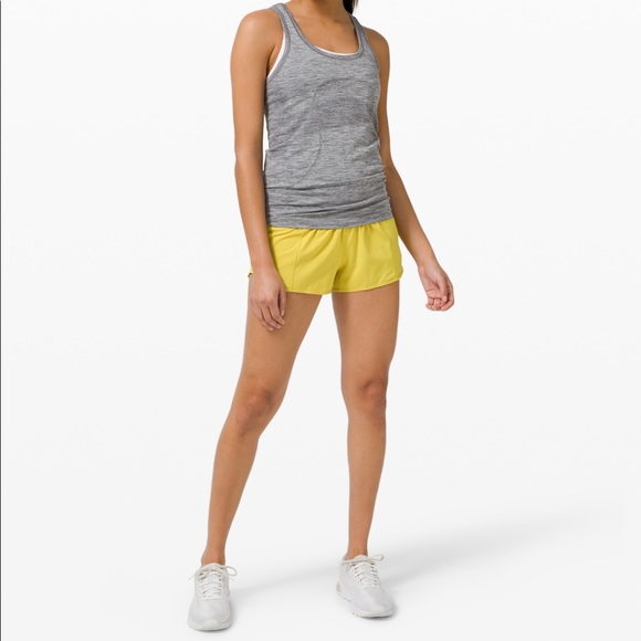 Size 8 Lululemon hotty hot LR short 2.5” - Picture 4 of 6